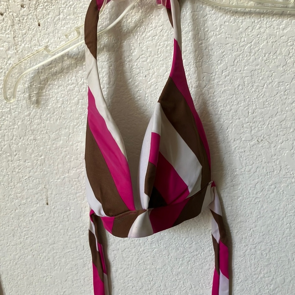 FINAL MARKDOWN Victoria’s Secret swimsuit top medium